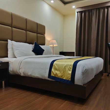 Days Hotel By Wyndham, Jalandhar Extérieur photo