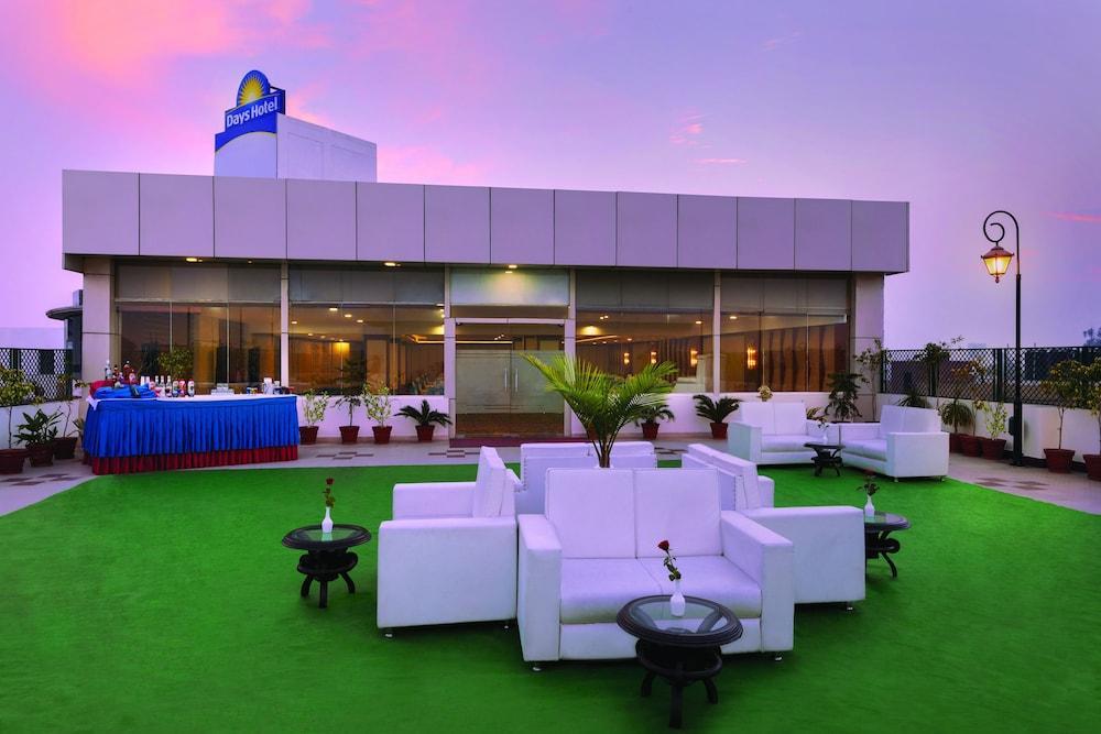 Days Hotel By Wyndham, Jalandhar Extérieur photo