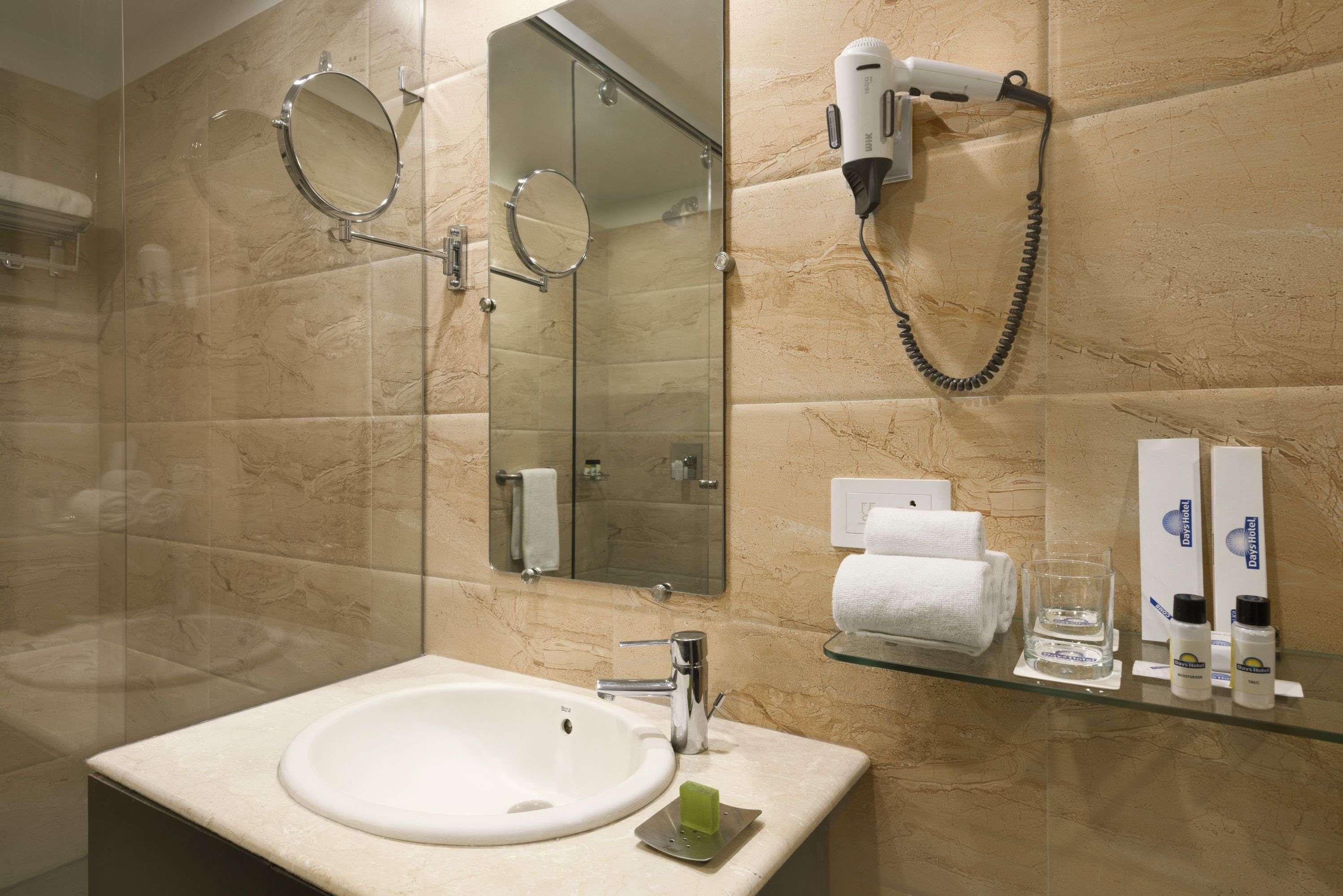 Days Hotel By Wyndham, Jalandhar Extérieur photo