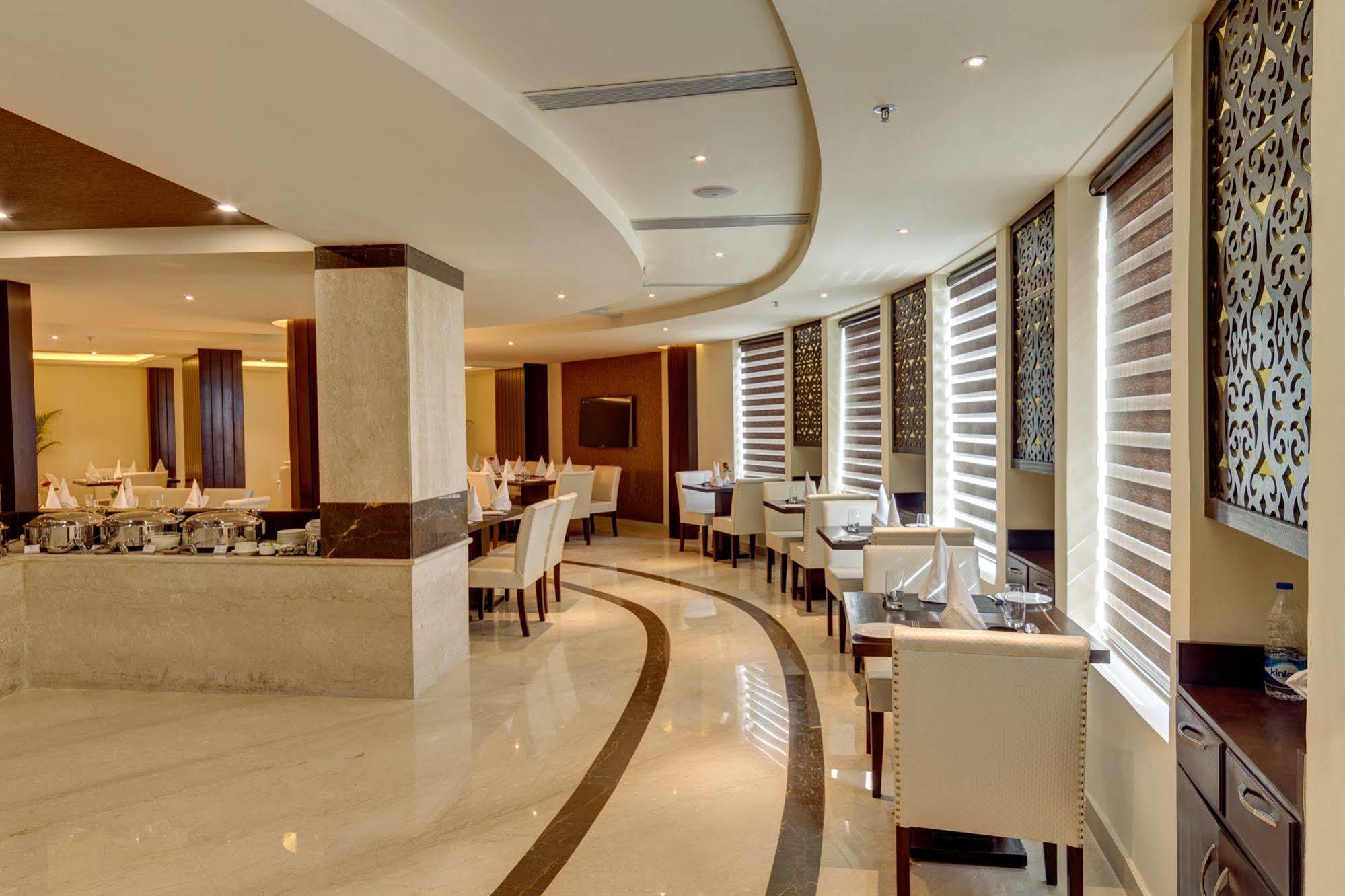 Days Hotel By Wyndham, Jalandhar Extérieur photo