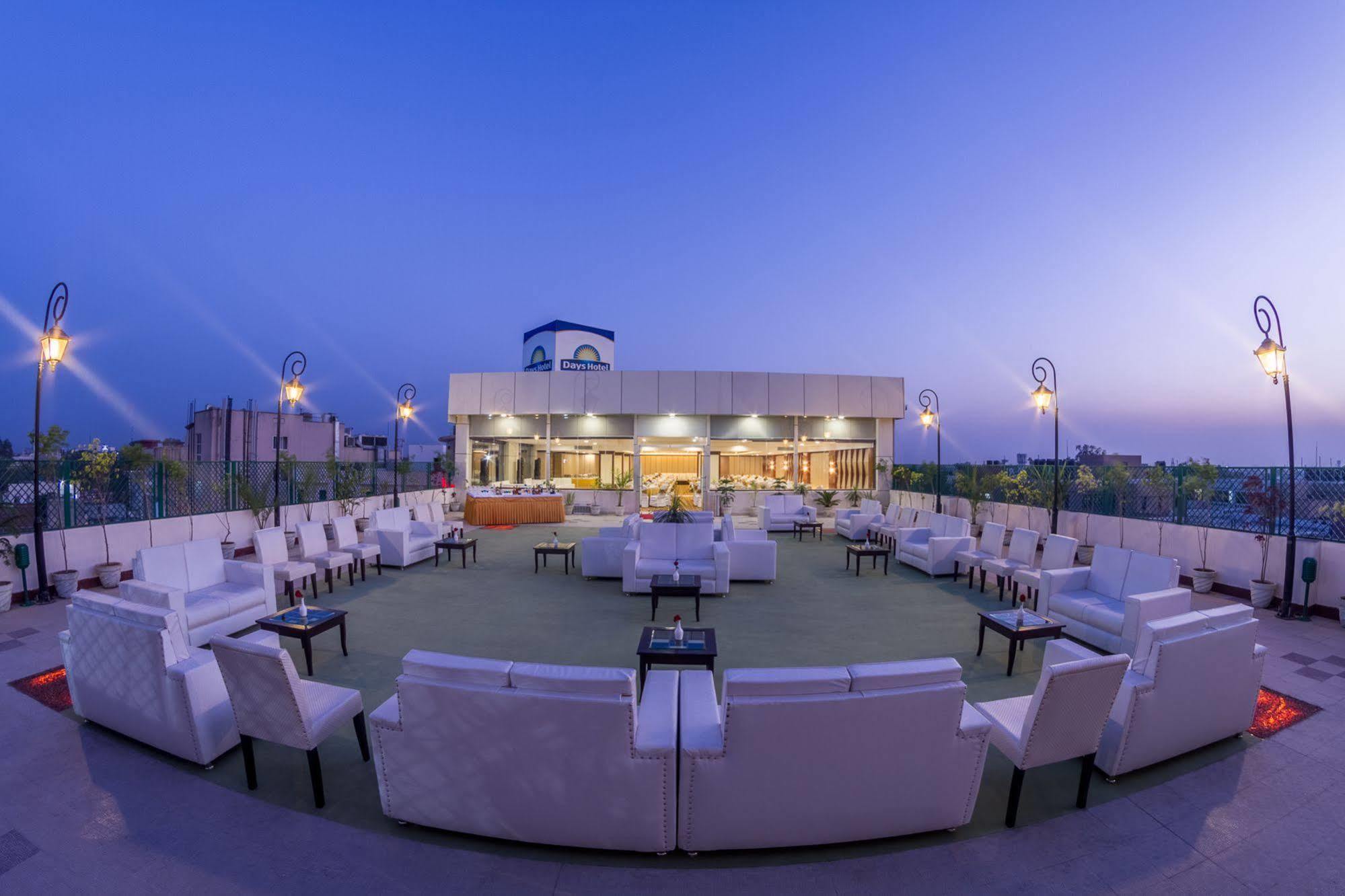 Days Hotel By Wyndham, Jalandhar Extérieur photo