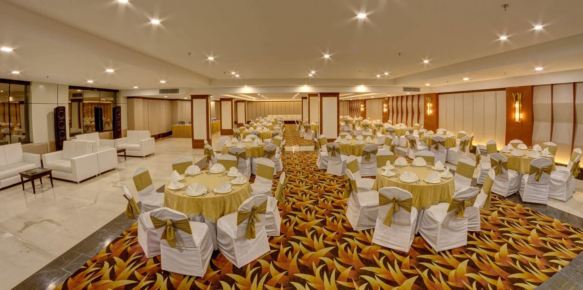 Days Hotel By Wyndham, Jalandhar Extérieur photo